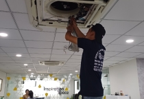 Vệ sinh máy lạnh tại quận 2